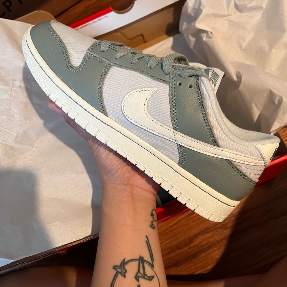 Nike dunk low MICA GREEN | Men sz 8 | Brand New
